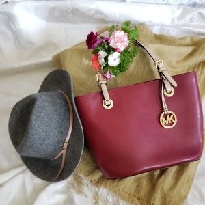 Micheal Kors  Tote Medium  Red